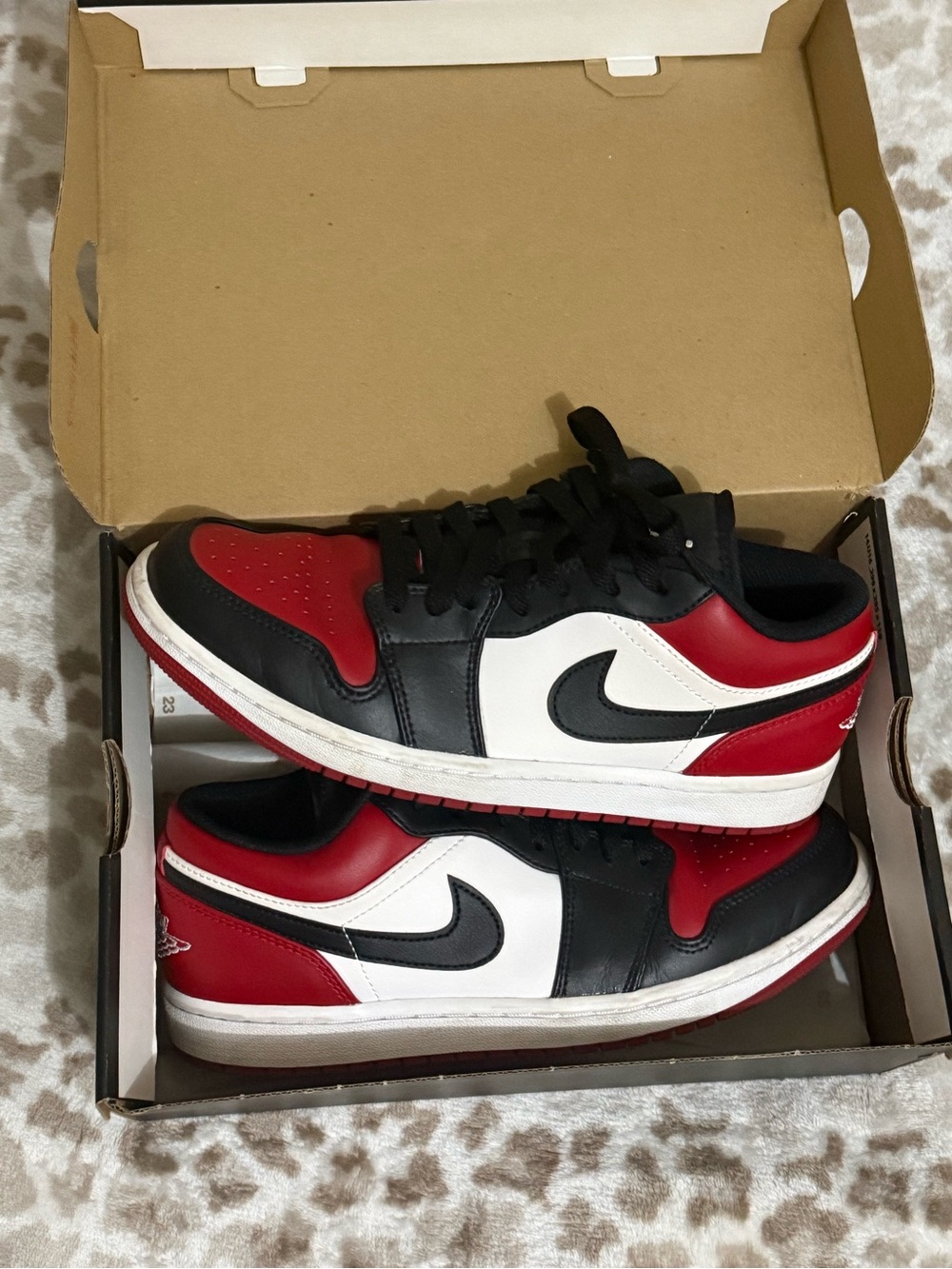 👟 Air Jordan 1 Low “Bred Toe” — Men’s 8 / Women’s 9.5